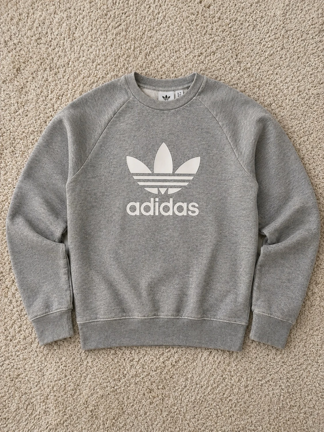 Grå sweatshirt från Adidas