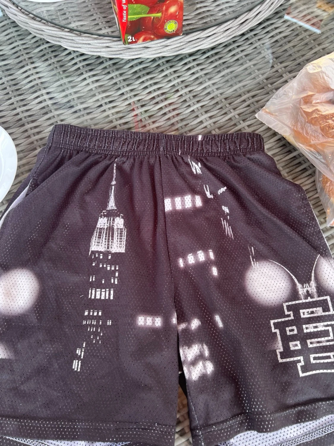 Svarta meshshorts med New York-tryck