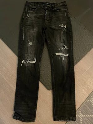 Svarta Allesandro Zavetti jeans  - Fint skick strlk 32 