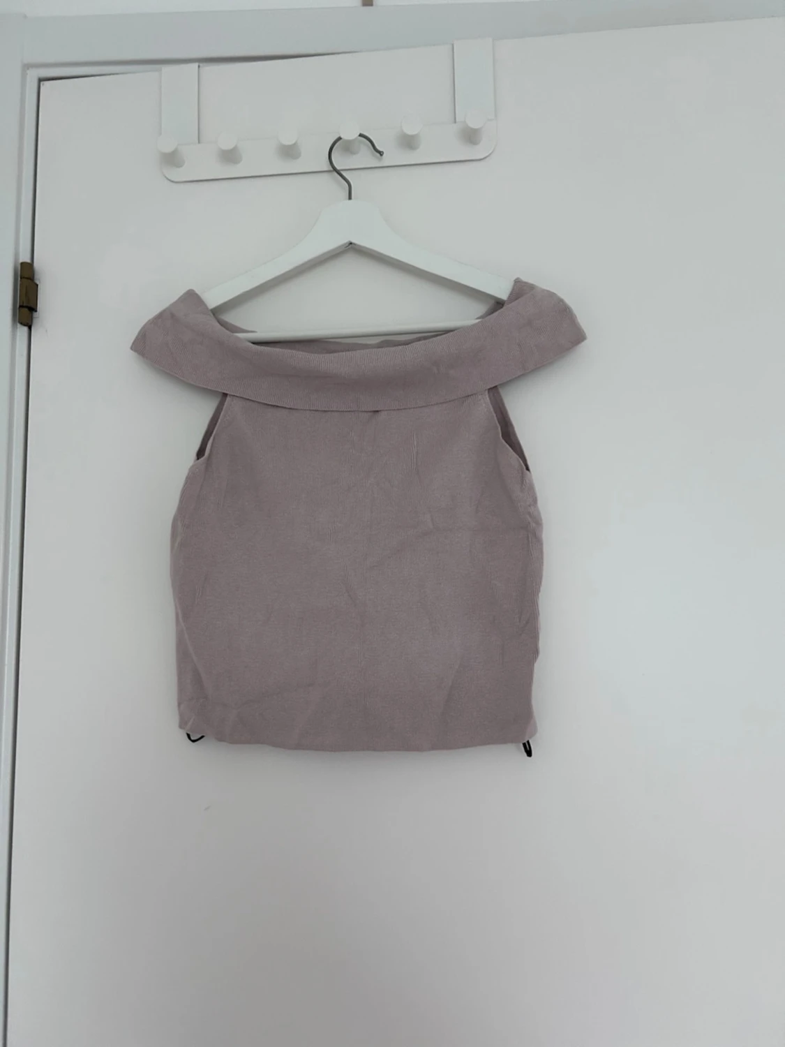 Beige offshoulder topp