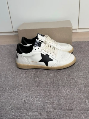 Golden Goose ballstar - Snygga Ballstars som är i mycket bra skick, 8,5/10 | köpta på Vinted för 2500kr  | pris kan diskuteras!