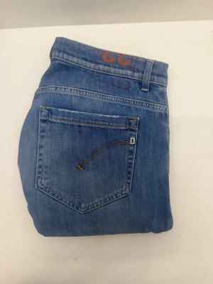 Dondup George jeans  - Säljer nu dessa feta Dondup George jeans, skriv för fler bilder/frågor😊