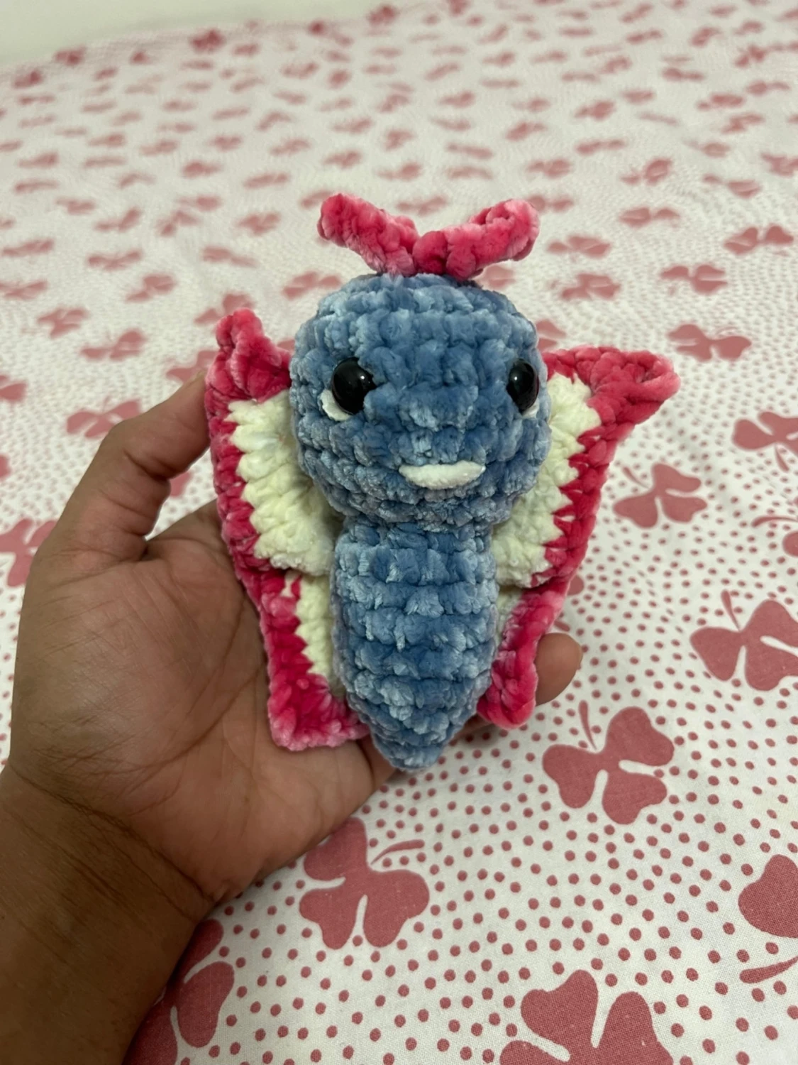 Handvirkad blå och rosa drake - 5