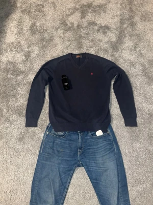 Morris Tröja - Säljer en snygg och stilren tröja ifrån Morris i nyskick! Storlek Small. Hör av dig vid frågor, brukar svara snabbt!