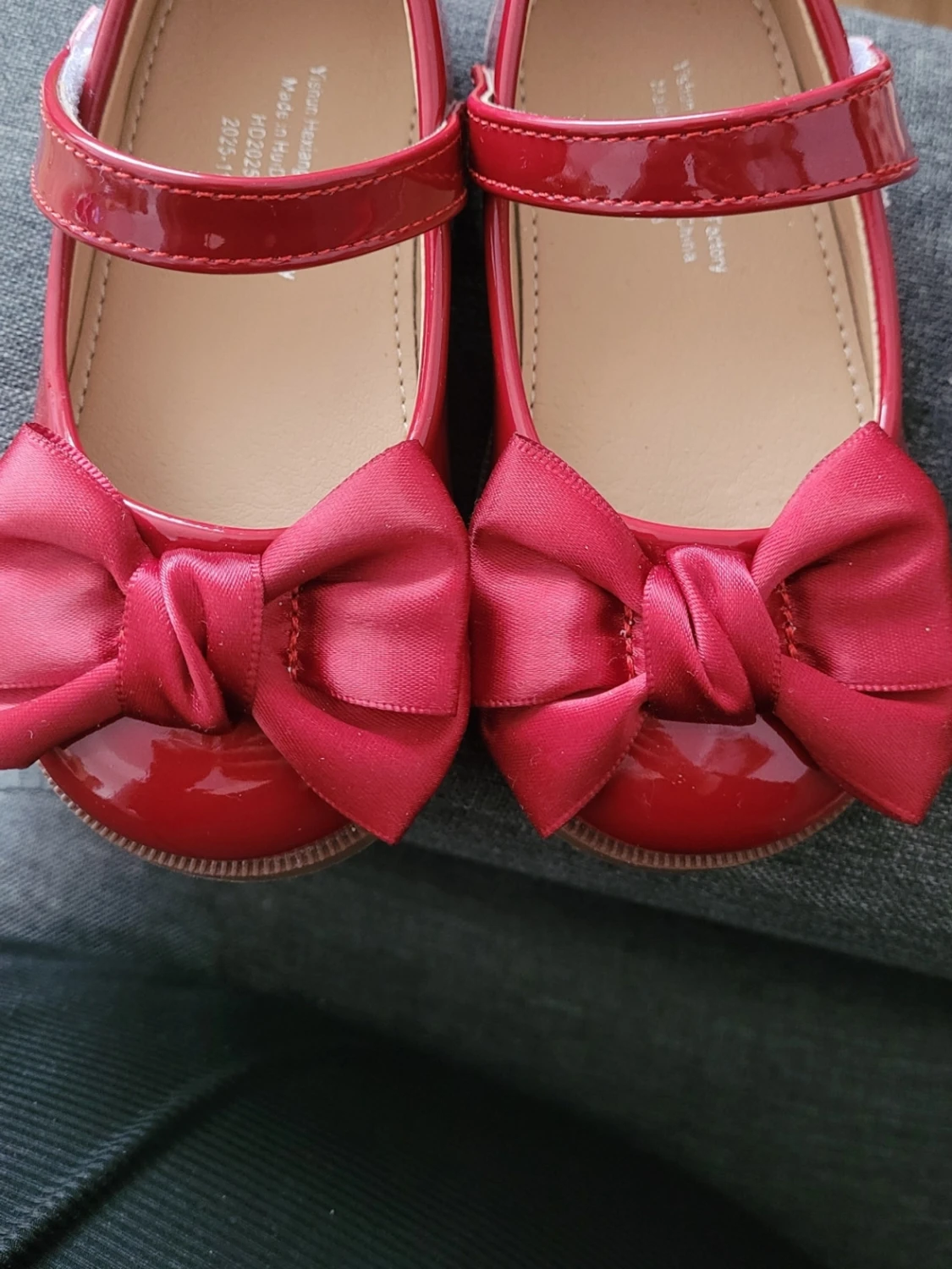 Röda lackballerinaskor med rosett - 1