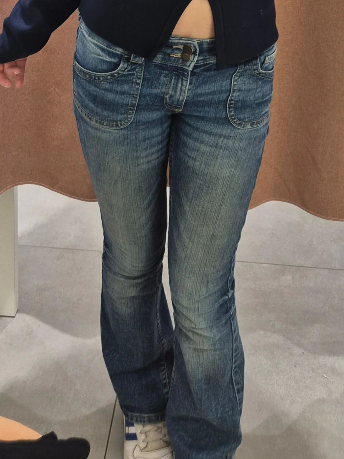 Blå bootcut jeans med låg midja - 1