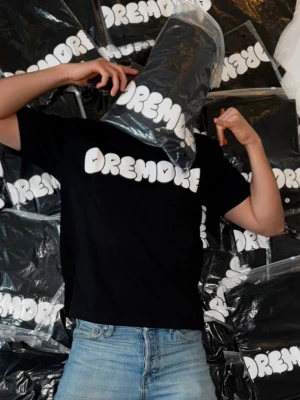 Heavy weight streetwear tee - Sizes in stock: S, M and L