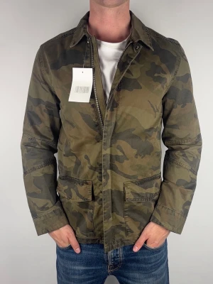 Zadig voltaire jacka - Storlek: M || Skick: nytt skick|| Nypris: Ca 3000kr || Följ för liknande produkter 🌊🍾