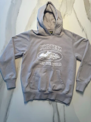Corteiz Hoodie - Mycket sällsynt grå corteiz hoodie till väldigt bra pris. Nypris: 5000kr Storlek S