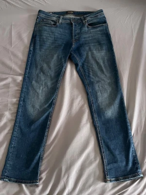 Jack & Jones Jeans Tim - Helt nya o oanvända. Köpt för 699kr. W32 x L30. Skickas snabbt!