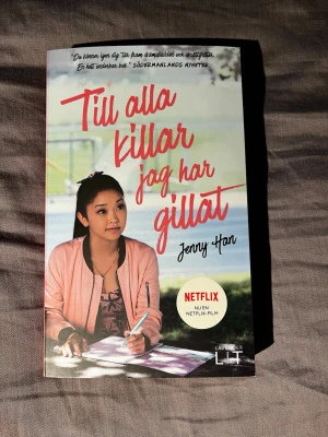 Till alla killar jag har gillat - En superpopulär bok på svenska, pocket. Inte ens öppnad eller läst så den är i perfekt skick☺️nypris 119kr