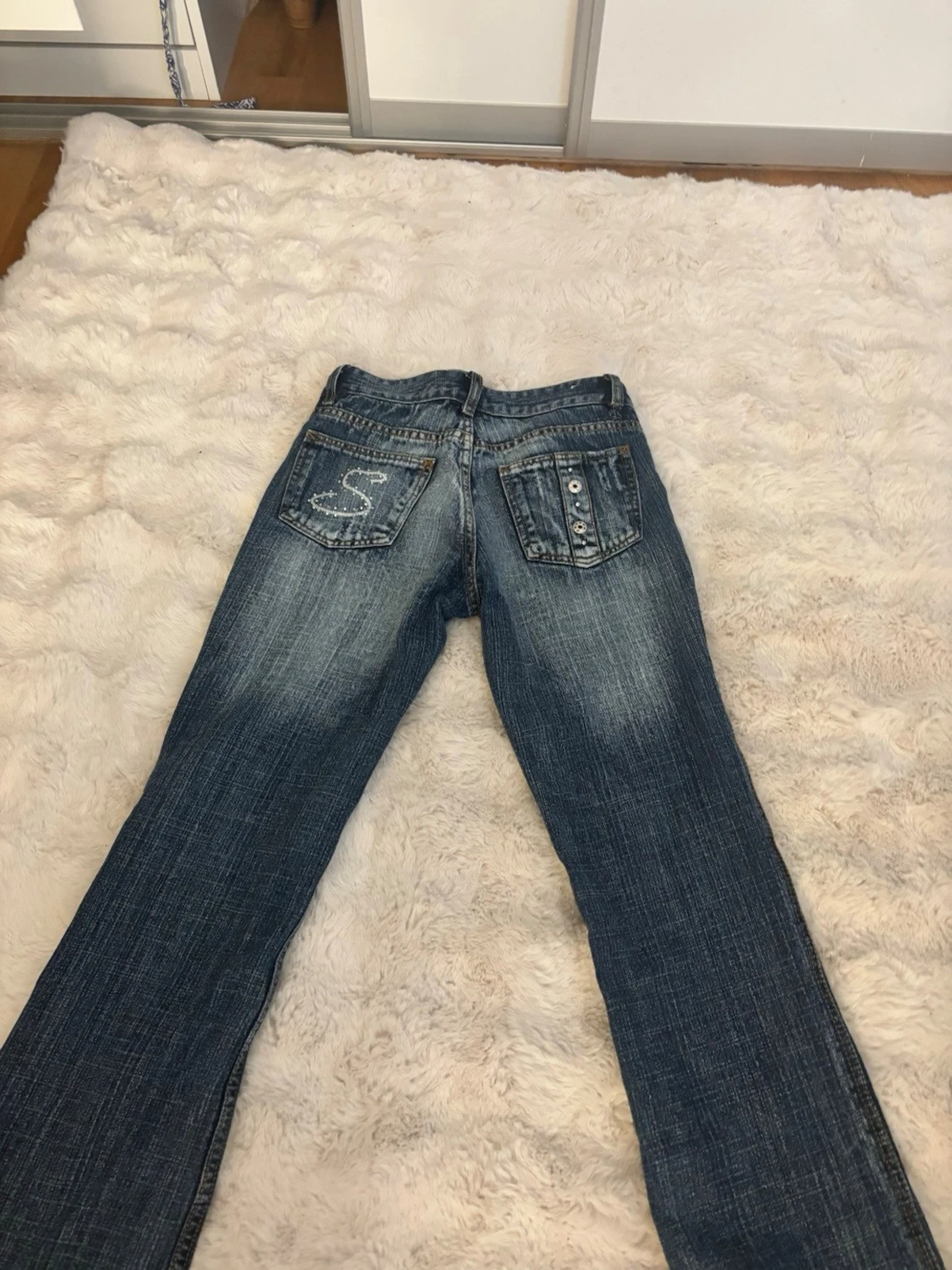 Lågmidjade utsvängda jeans Shaqiru - 1