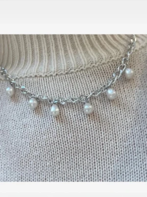 Pärlhalsband  - Halsband med pärlor rostfritt och justerbart ❤️