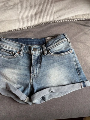 Jeans shorts - Fina jeans shorts från crocker
