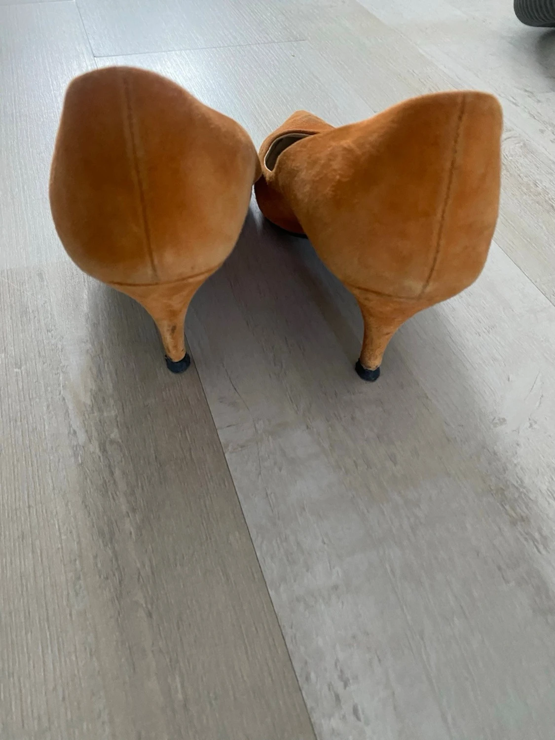 Orange mocka pumps med spetsig tå - 2