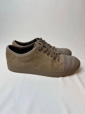 Lanvin Captoe - Snygga lanvin Captoe sneakers i fint skick! Storlek 10 fits 45                                                                                      Plagg nmr 159