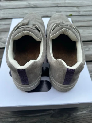 Eytys skor Grå Storlek 43 - Använda någon enstaka gång skicket är som nya! 