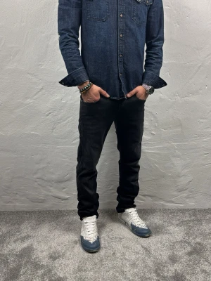 Replay jeans  - Ett par riktigt snygga jeans från Replay i storlek W30 L32 i modellen Anbbas Hyperflex 