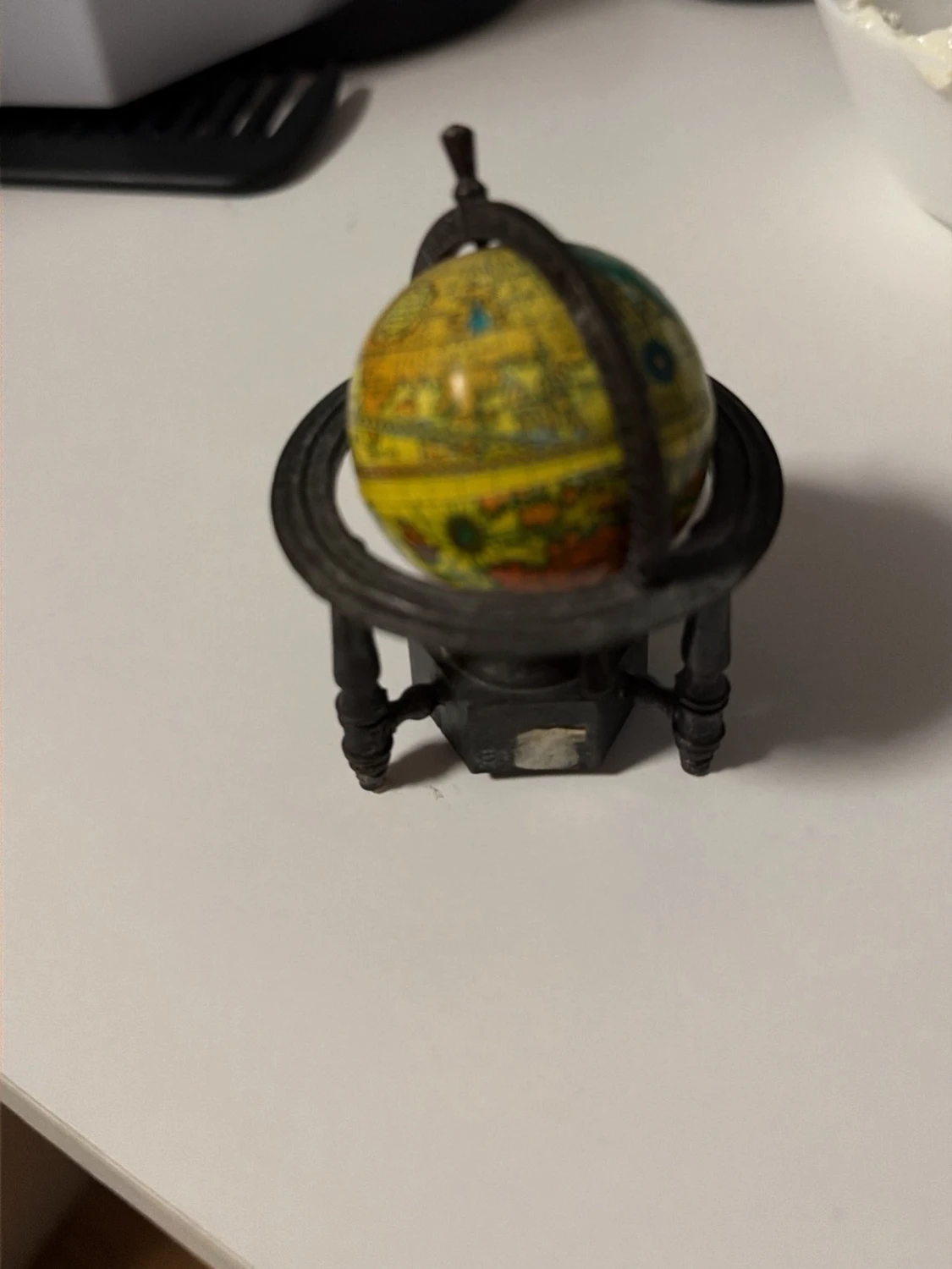 Miniatyrglob i antik stil - 1