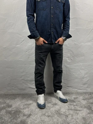 Replay jeans  - Ett par riktigt snygga jeans från Replay i storlek W31 L32 i modellen Anbbas Hyperflex 