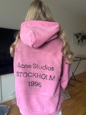 Rosa hoodie  - Helt ny med prislapp