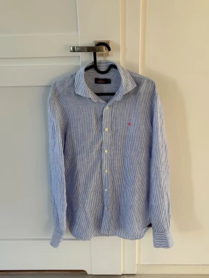 Morris skjorta - Snygg randig Morris skjorta | storlek: M |   material: linne | skick: 9/10 | nypris: 1699 | pris kan diskuteras!