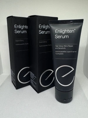 Enlighten Serum - 75ml Tandkräm - 2st Enlighten Serum - Reparerande vegansk tandkräm för känsliga tänder med smak av äpple.  Utgångsdatum: 01/2028  Samfraktar vid köp av fler produkter 👍