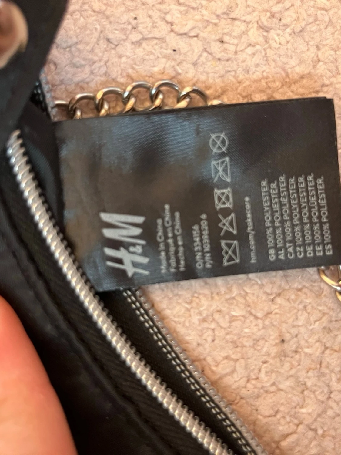 Svart axelväska med kedjedetalj - 2