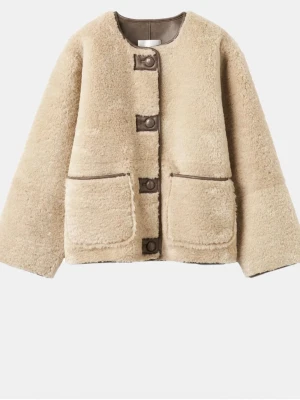 Carin Wester beige jacka - Säljer en beige jacka från Carin Wester köpt på Åhléns och slutsåld. Inte använd