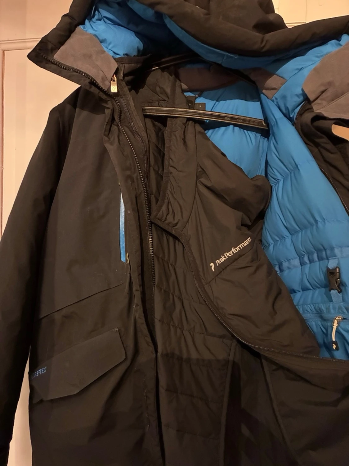 Svart dunjacka från Peak Performance - 1