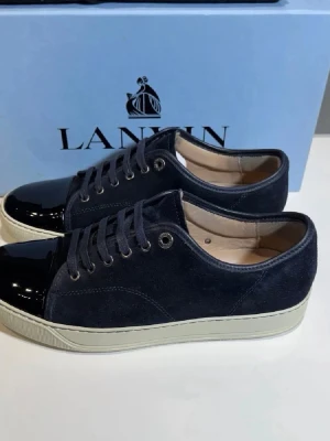 Lanvin  - Sjukt fräscha lanvins i storlek uk7 riktigt sköna och de är som nya!