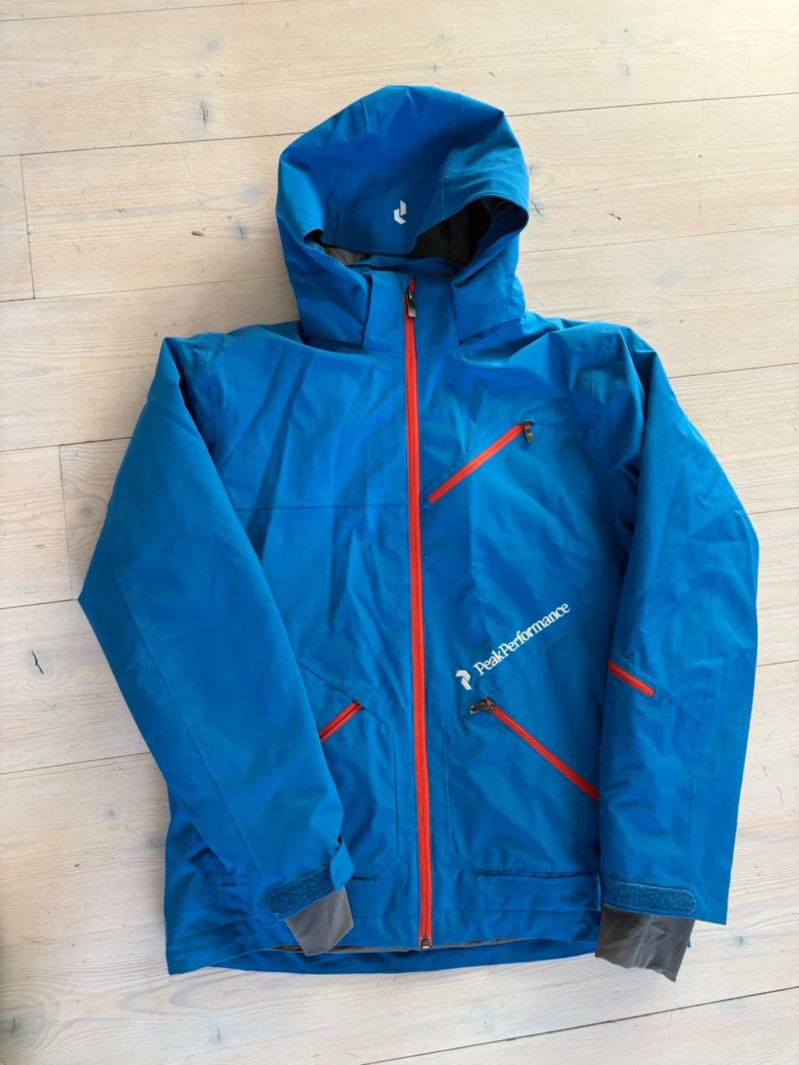 Blå Peak Performance vindjacka junior