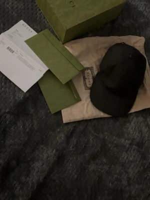 Gucci keps svart - Gucci keps svart Storlek L Kvitto påse samt box medföljer. nypris 5600kr  #Gucci #Louisvuitton #Moncler #Burberry #Balmain #Dior #Palmangels #Valentino