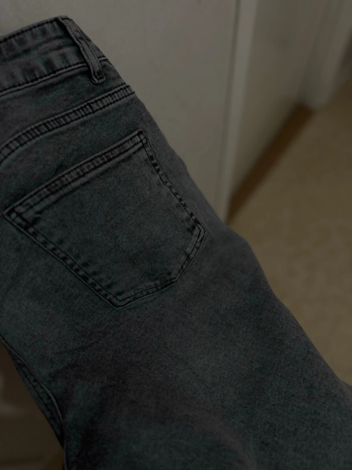 Grå raka jeans med fem fickor - 1