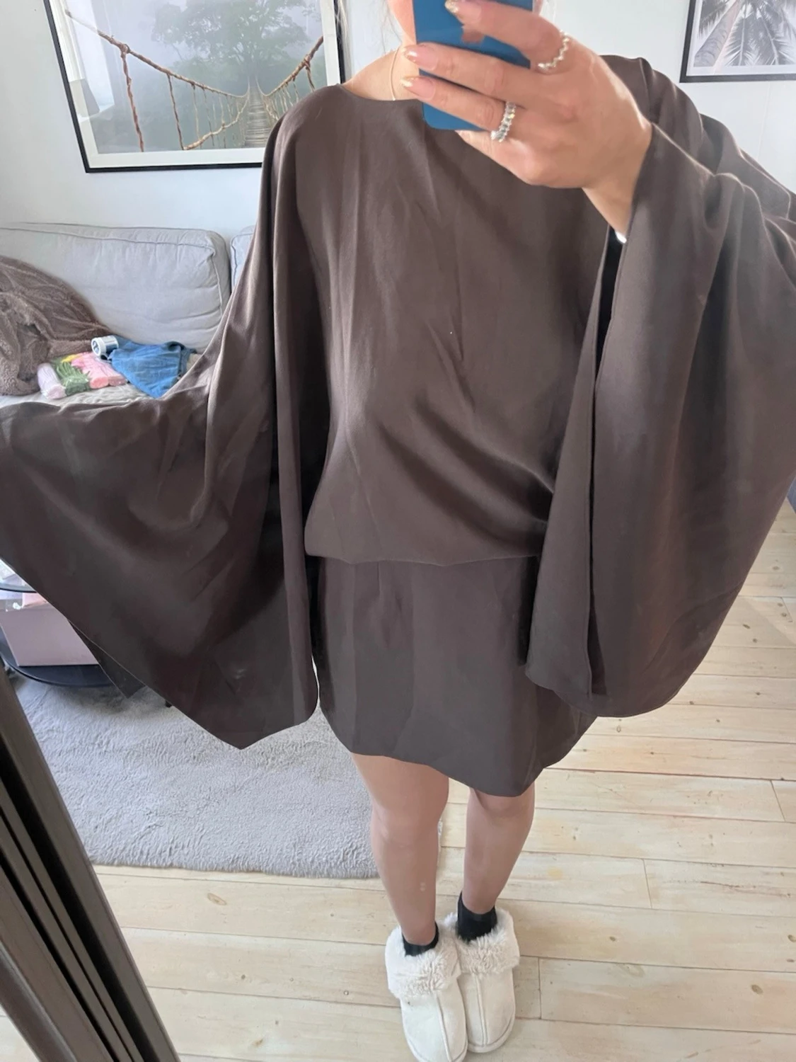 Klänning med öppen rygg - 1