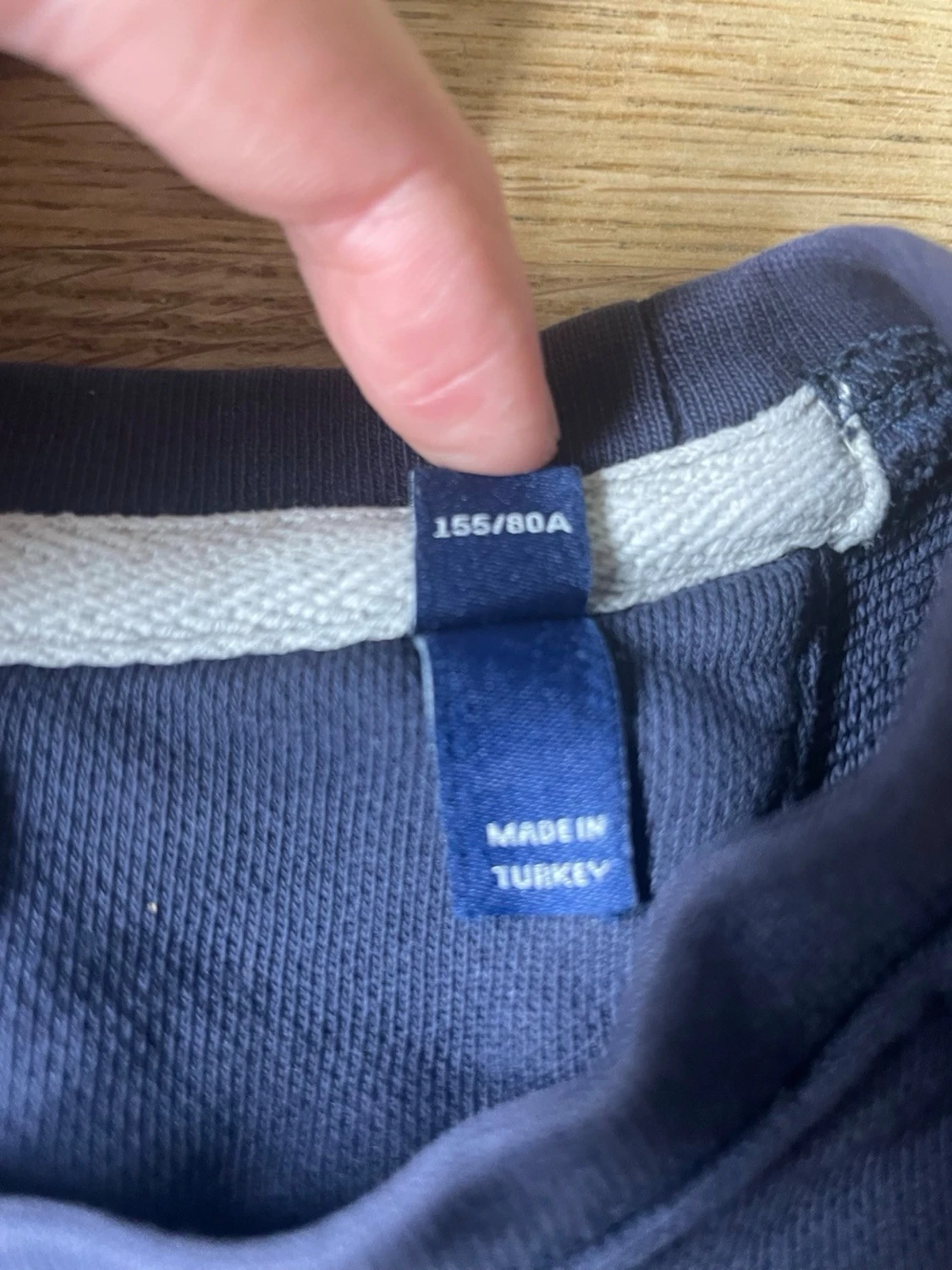 Mörkblå sweatshirt från GANT - 3