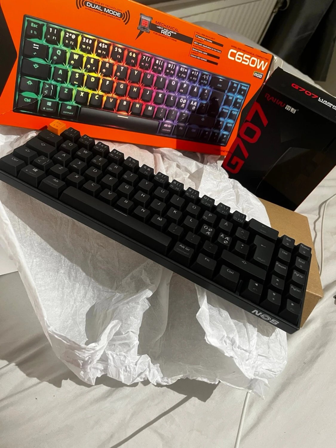NOS C650W RGB tangentbord & RAIHU G707 mus - 3