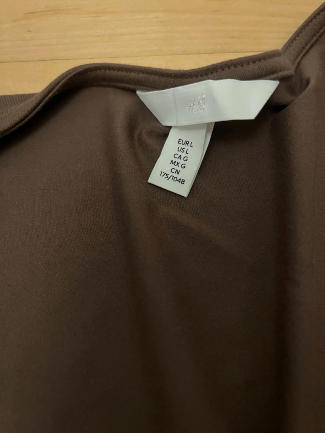 Brun långärmad topp med fyrkantig ringning - 2