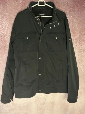 J.lindeberg field jacket bailey - Mycket fint skick | Size XL  | fraktar inom 24 timmar | för att köpa klicka ”köp nu” | vid frågor eller funderingar skriv en meddelande | följare får bättre rabatter🙌