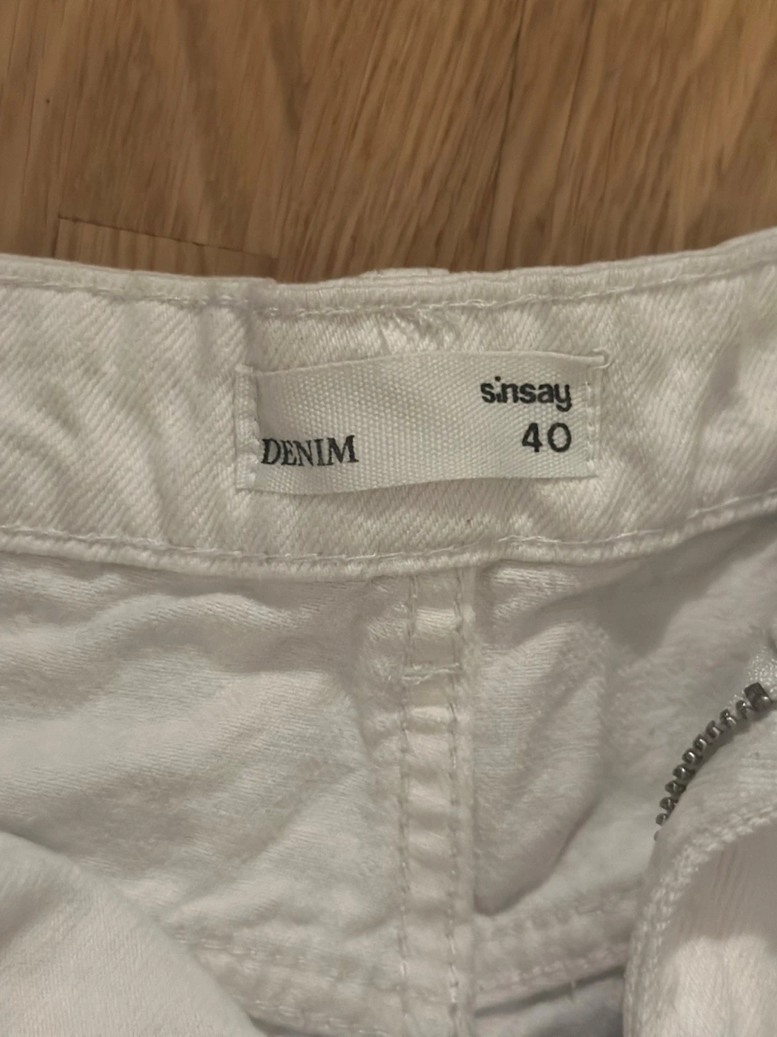 Vita denimshorts från Sinsay - 1