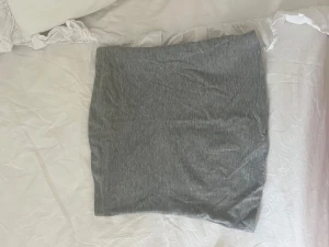 tubtopp - en grå tubtopp från next i bra skick!💞