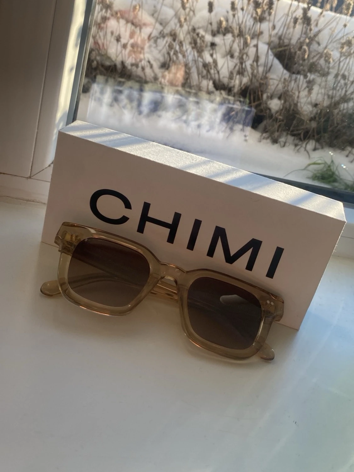 Beige solglasögon från CHIMI