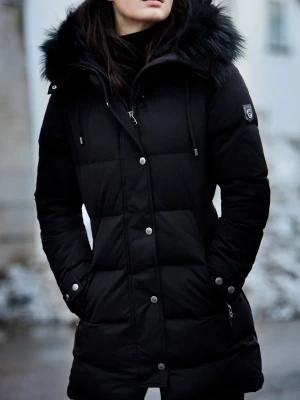 Jacka - Snygg svart dunjacka från Hollies med lång passform och huva med fuskpäls. Jackan har dragkedja och tryckknappar framtill samt två dragkedjeförsedda fickor. Perfekt för kalla vinterdagar och ger en stilren look.