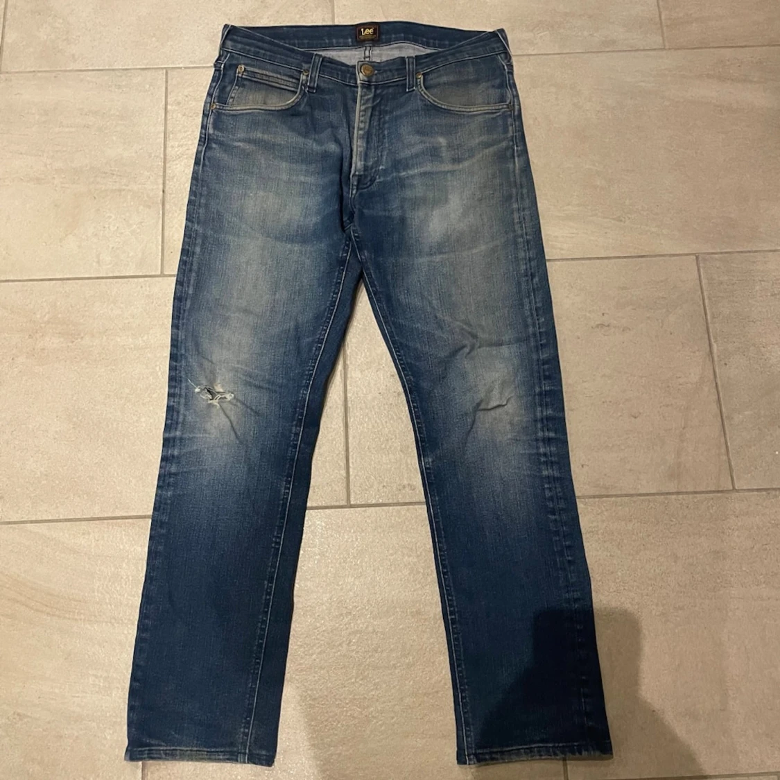 Blå Lee jeans med raka ben - 1
