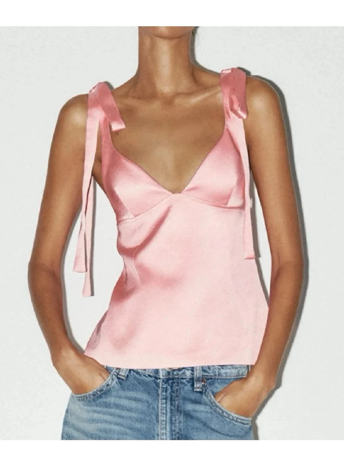 Rosa satinlinnetopp med knytband