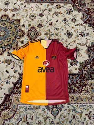 Äkta fotbollströja - Äkta fotbollströka köpt från cult kits som säljer bara äkta fotbollströjor kvitto finns