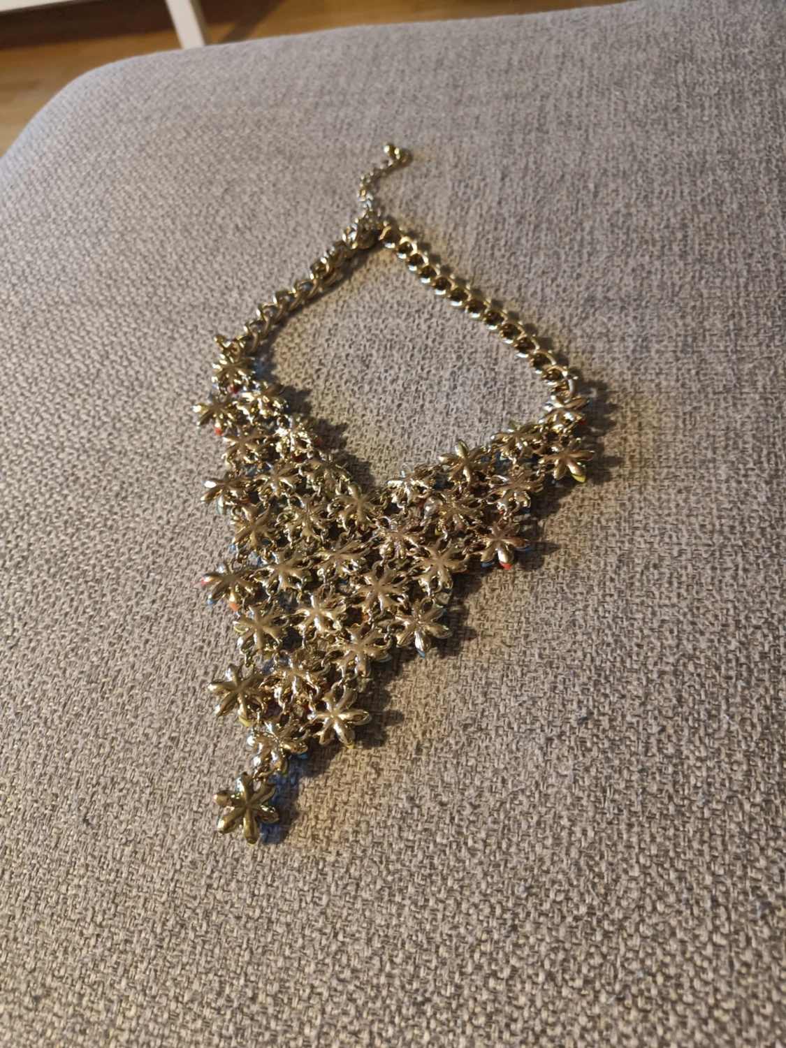 Färgglatt statementhalsband med pärlor - 6