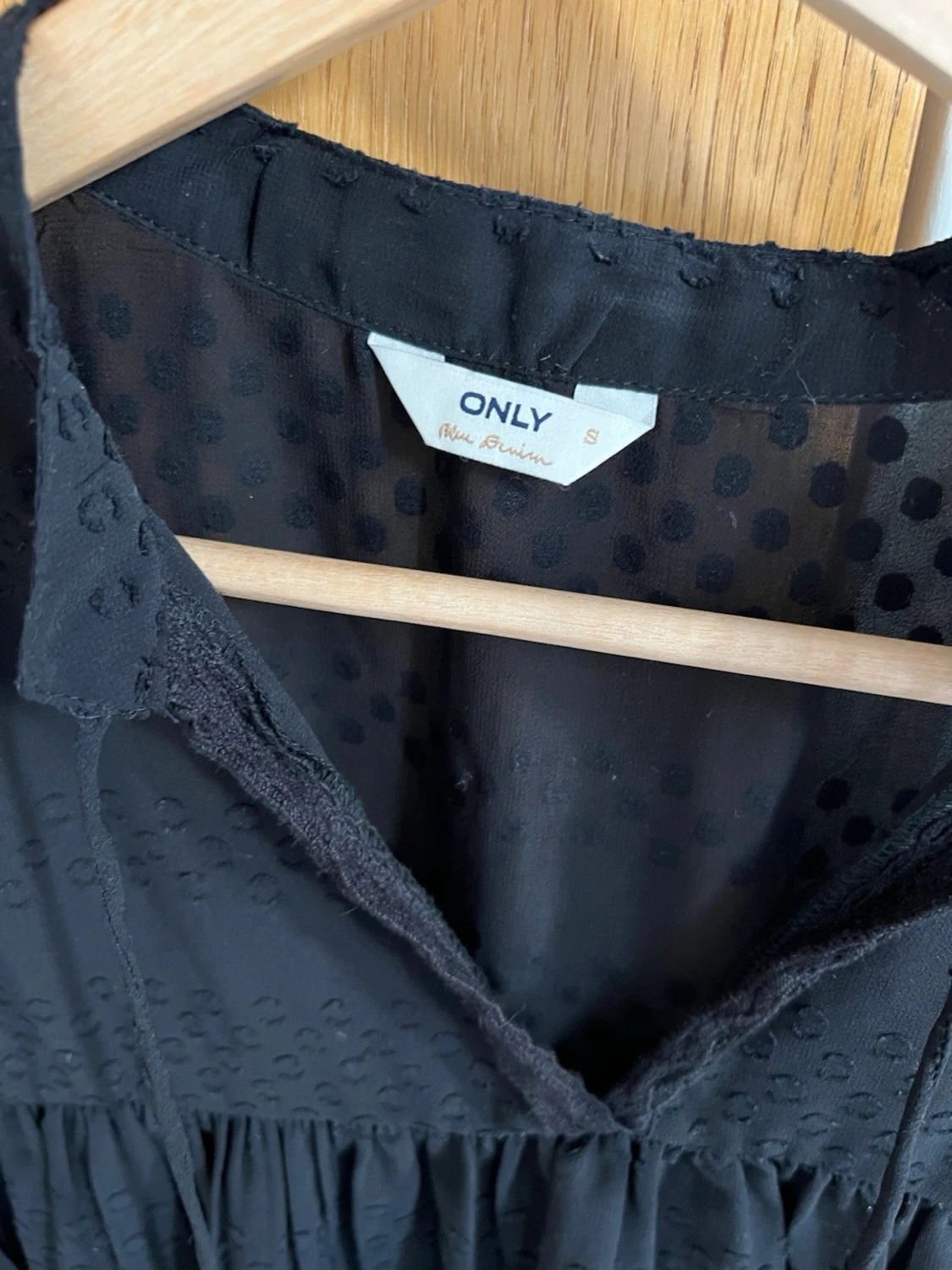 Svart skir blus från ONLY - 1