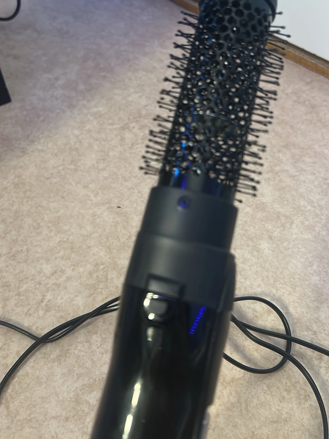 Svart varmluftsborste med sladd - 1