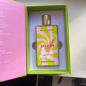 Lick Me edp Michela Mezzetti - Den unika niche parfymen Lick me av Michela Mezzetti🍦🍨🎂🧁👅 Helt ny i original förpackning. 100 ml. Drömmen för en gourmand älskare. Säljer då jag äger alldeles för mycket parfymer. 